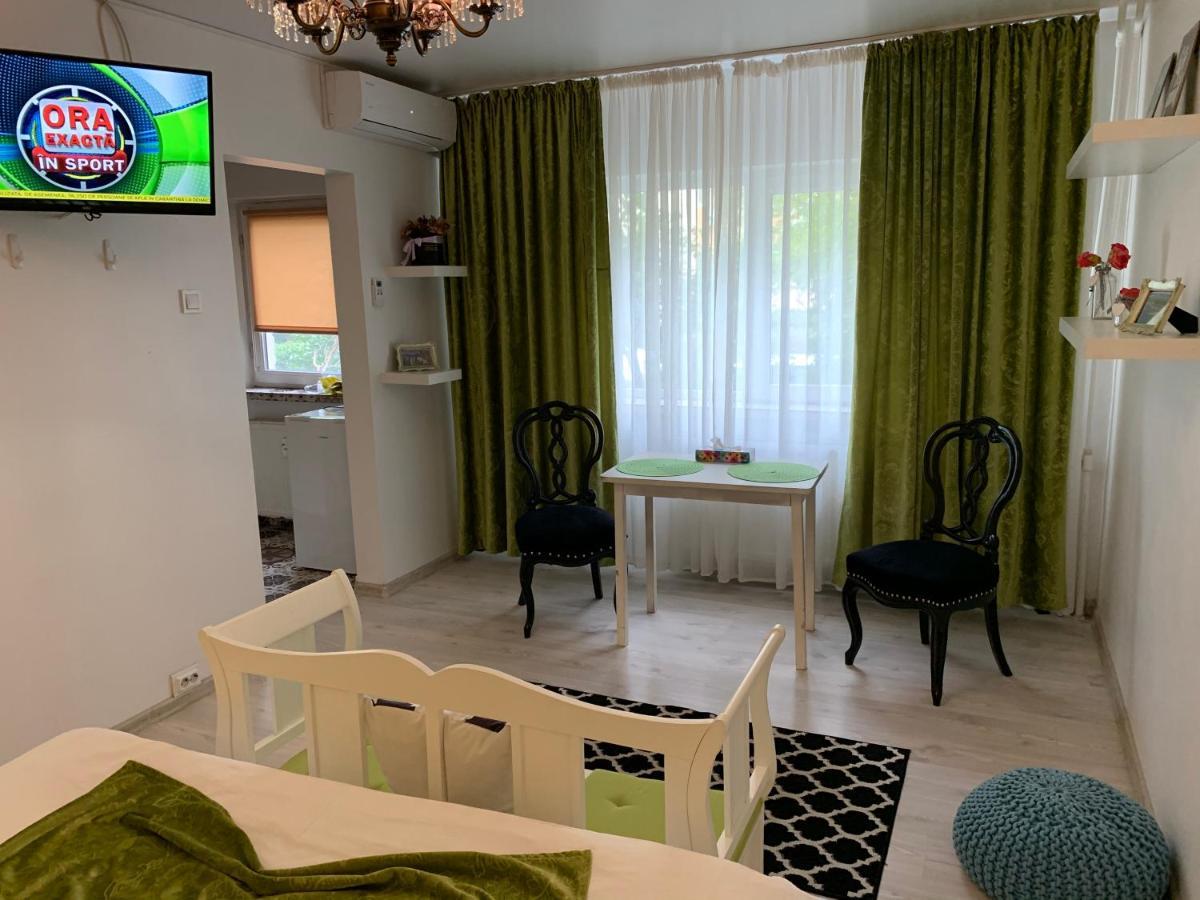 Cozy Apartment In A Quiet Area Craiova Exterior foto